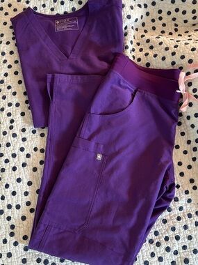 Figs Women's Heatherd Purple Scrub Set Casma Top/Kade Pants Size M